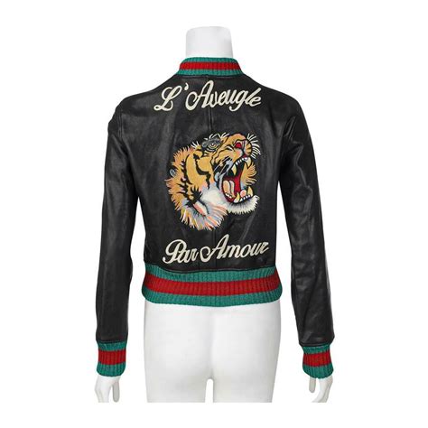 disegno tigre ricamo gucci|Giacca in pelle con ricamo tigre sul retro di Gucci in Black.